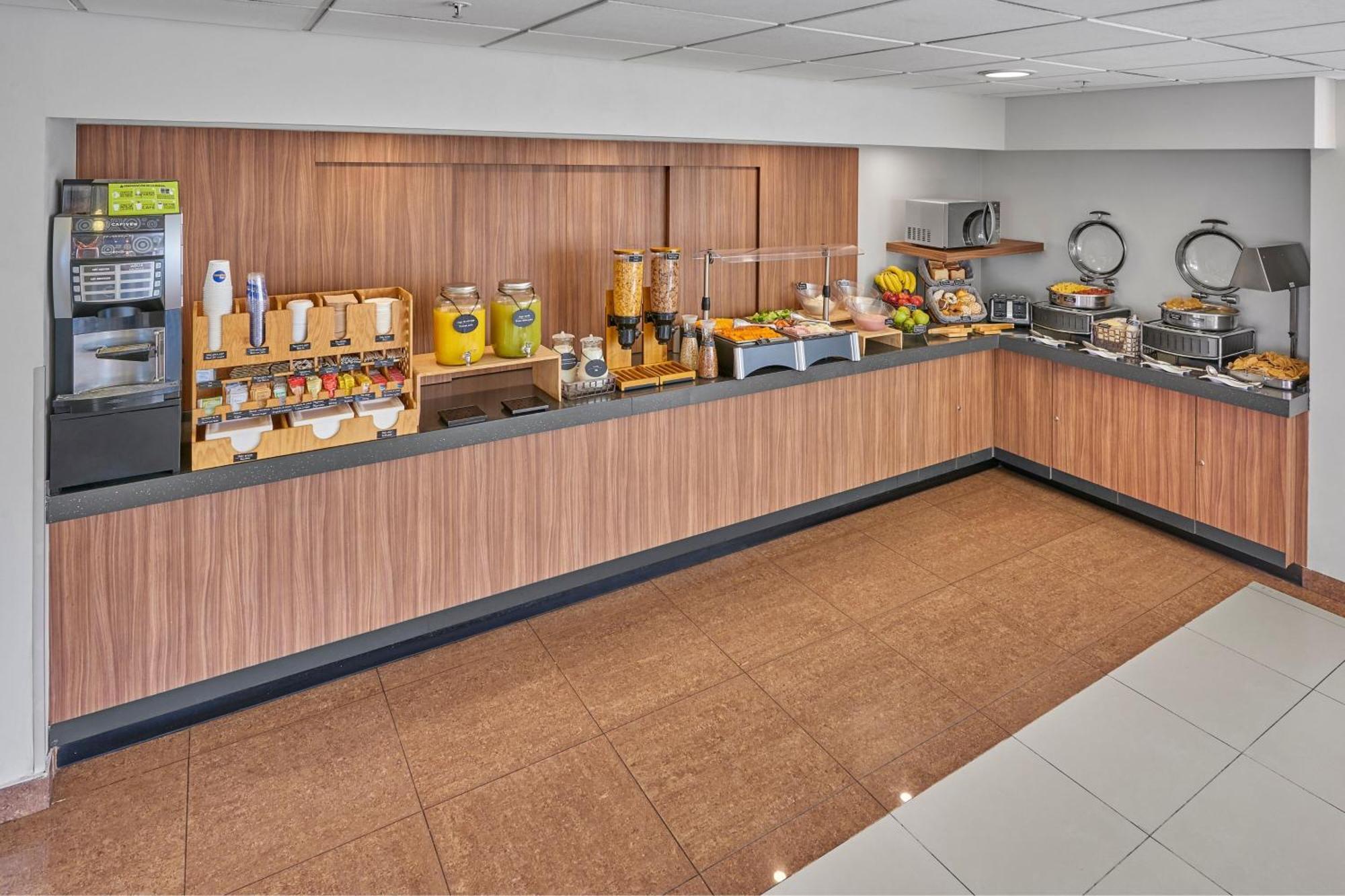 阿瓜斯卡连特斯苏尔城市快捷酒店 阿瓜斯卡达特斯 外观 照片